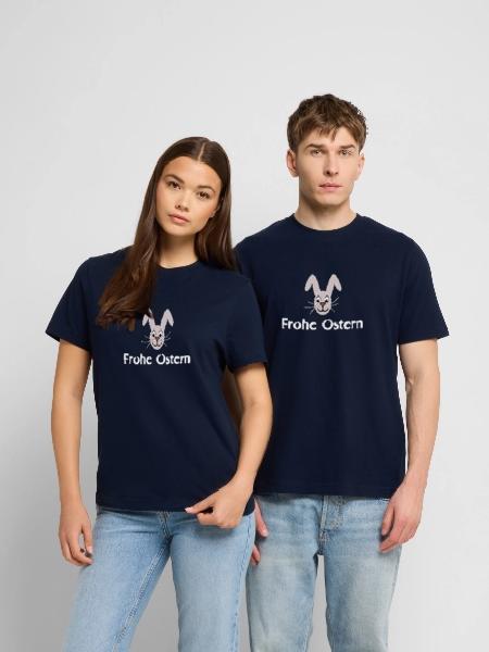 Frohe Ostern Osterhase Ostern - RELAXED FIT Unisex Organic T-Shirt - Navy - Vorne - Alina (178cm) & Michal (187cm)