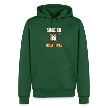 Dreimal eingeschlafen lustiger Wecker-Tee - Männer Premium Bio Hoodie - Flaschengrün - Vorne - Nico (187cm)