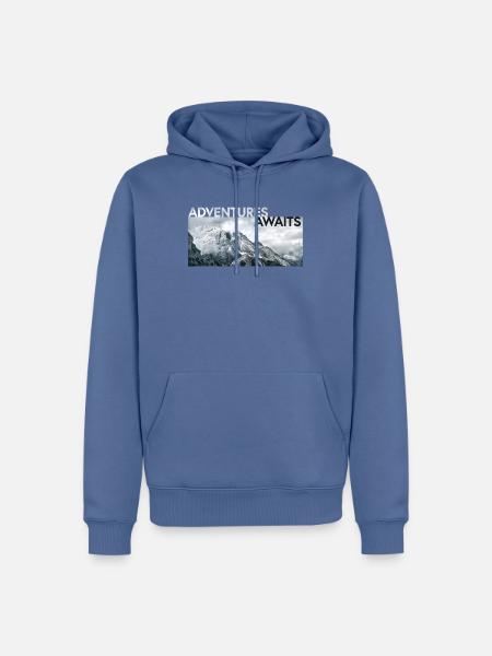 ADVENTURE AWAITS - Männer Premium Bio Hoodie - Taubenblau