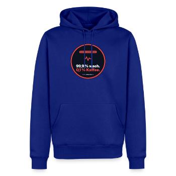 99,9 % Wach. 0,1 % Kaffee. Admin Shirt - Männer Premium Bio Hoodie - Royalblau - Vorne - Nico (187cm)