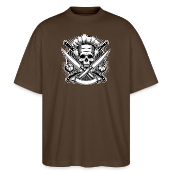Küchenchef Totenkopf Logo - Stanley/Stella Oversized Unisex Bio T-Shirt Blaster 2.0 - Dunkelbraun - Vorne - Alina (178cm) & Michal (187cm)