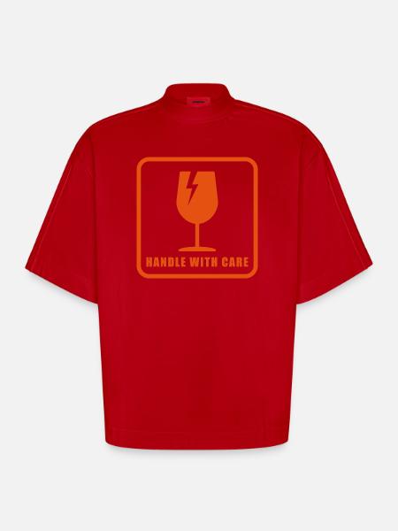 Panneau d’étiquette d’expédition Fragile Handle With Care - T-shirt bio épais oversize Boxy fabriqué en UE - rouge