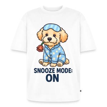 Maltipoo im Pyjama mit Rose – Snooze Mode ON - Unisex Premium Oversized Bio T-Shirt - Weiß - Vorne - Thijin (182cm) & Selfina (174cm)