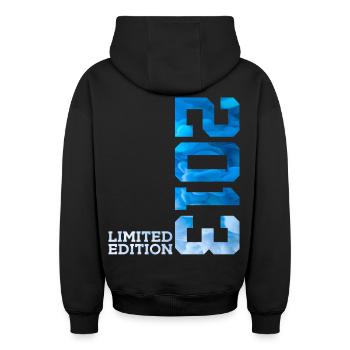 13. GEBURTSTAG LIMITED EDITION 2013 - Oversized Heavyweight Unisex Zip Hoodie - Schwarz - Hinten - AI Model Male 185 dark (185cm)