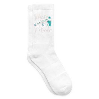 Ich mache Yoga, weil es verpönt ist, Leute zu schl - Tennissocken - Weiß - Rechts