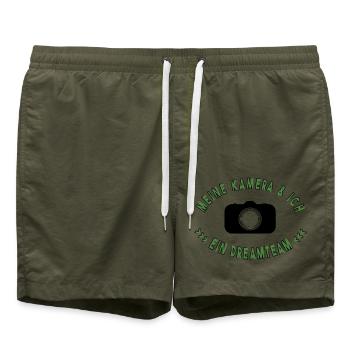 meine Kamera und ich - Badeshorts - Olive - Vorne - AI Model Male 185 light (185cm)