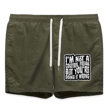 Control Freak Doing It Wrong Frecher Spruch Motiv - Badeshorts - Olive - Vorne - AI Model Male 185 light (185cm)