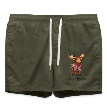 Sweater Weather – Süßer Elch im Weihnachtspullover - Badeshorts - Olive - Vorne - AI Model Male 185 light (185cm)