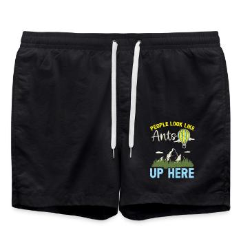 Hier oben sehen die Leute wie Ameisen aus Heißluft - Badeshorts - Schwarz - Vorne - AI Model Male 185 light (185cm)