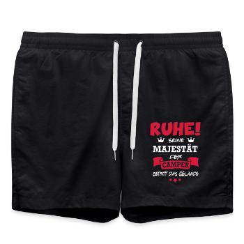 Camper König Campingplatz Campinggelände - Badeshorts - Schwarz - Vorne - AI Model Male 185 light (185cm)