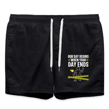 Unser Tag beginnt, wenn dein Tag endet Forensiker - Badeshorts - Schwarz - Vorne - AI Model Male 185 light (185cm)