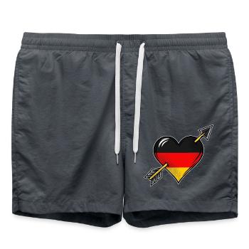 Deutschland Flagge Herz mit Pfeil - Badeshorts - Anthrazit - Vorne - AI Model Male 185 light (185cm)