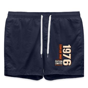 50-jähriges Jubiläum 1976 – Vintage-Herrengeschenk - Badeshorts - French Navy - Vorne - AI Model Male 185 light (185cm)