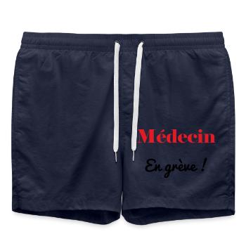 DOKTOR. STREIK. DEMONSTRATION. ARBEIT. HUMOR - Badeshorts - French Navy - Vorne - AI Model Male 185 light (185cm)