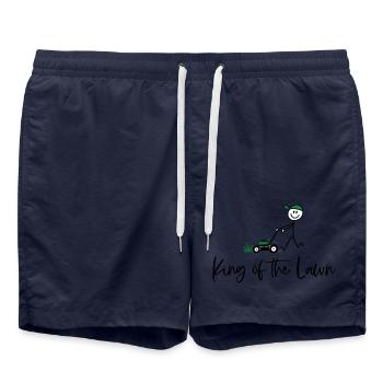 King of the Lawn – Lustiger Rasenmäher Spruch - Badeshorts - French Navy - Vorne - AI Model Male 185 light (185cm)