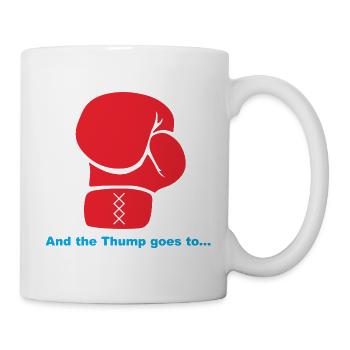 Und der Schlag ist für - Tasse - Weiß - Rechts