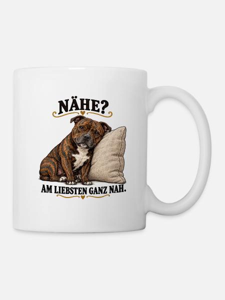 Staffordshire_Bullterrier_ganz_nah-2 - Tasse - Weiß
