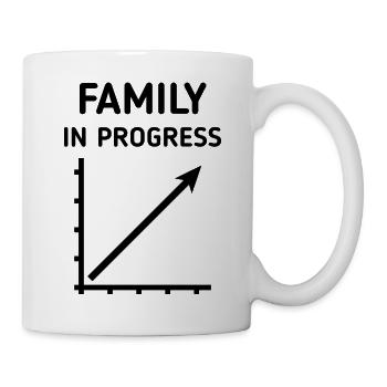 Family In Progress (Schwanger / Eltern / Black) - Tasse - Weiß - Rechts