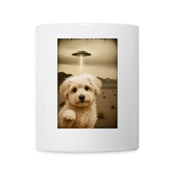 Maltipoo trifft UFO – Retro Alien Style - Tasse - Weiß - Vorne