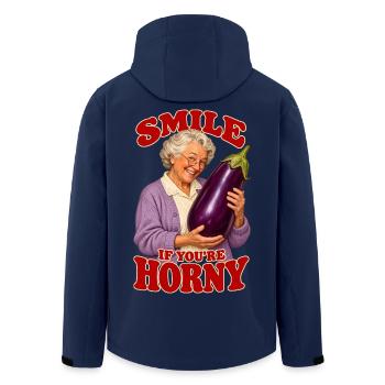 Oma Aubergine Zweideutiger Spruch und Partyhumor - Recycelte Männer Softshell-Jacke von Stanley/Stella - Navy - Hinten - AI Model Male 185 light (185cm)