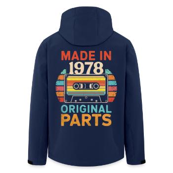 1978 Geburtstag Original 70er 80er Kassettenband Retro - Recycelte Männer Softshell-Jacke von Stanley/Stella - Navy - Hinten - AI Model Male 185 light (185cm)