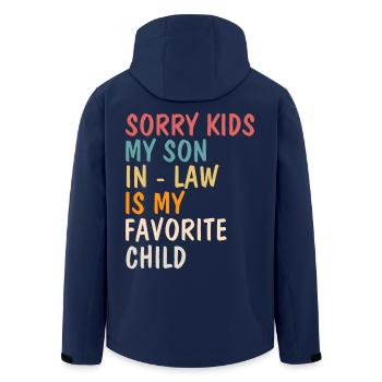 Tut mir leid, Kinder. Mein Schwiegersohn ist mein Lieblingskind. - Recycelte Männer Softshell-Jacke von Stanley/Stella - Navy - Hinten - AI Model Male 185 light (185cm)