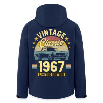 1967 60-Jahres-Jubiläums-Oldtimer - Recycelte Männer Softshell-Jacke von Stanley/Stella - Navy - Hinten - AI Model Male 185 light (185cm)