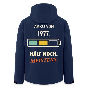 Jahrgang 1977 Akku hält noch 50. Geburtstag lustig - Recycelte Männer Softshell-Jacke von Stanley/Stella - Navy - Hinten - AI Model Male 185 light (185cm)