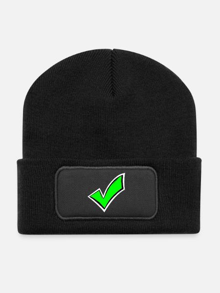 Häkchen hacken Farbig gesehen - Recycelte Patch Beanie - Schwarz