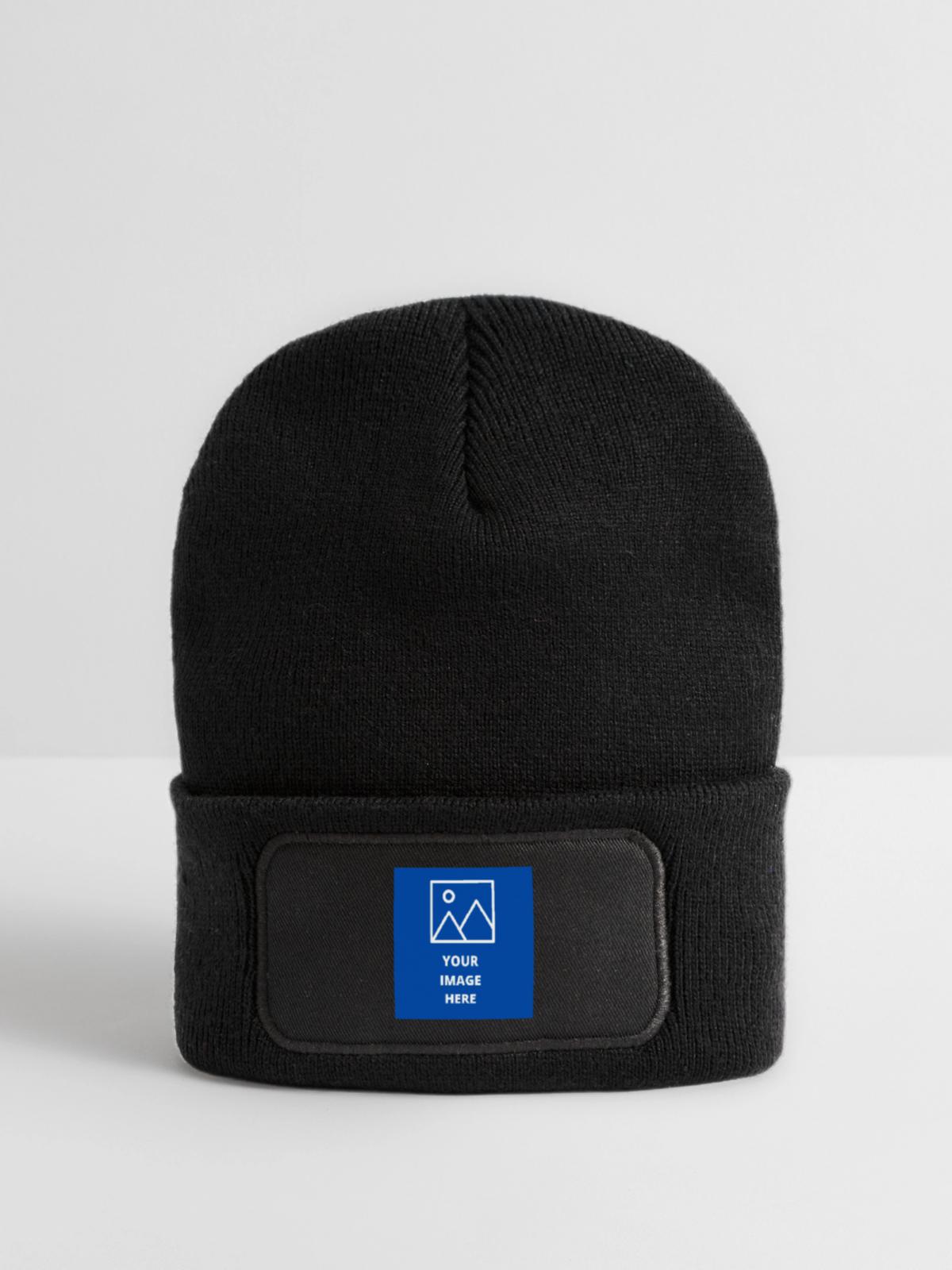 Minimalistische Berge auf blauem Hintergrund - Recycelte Patch Beanie - Schwarz - Vorne
