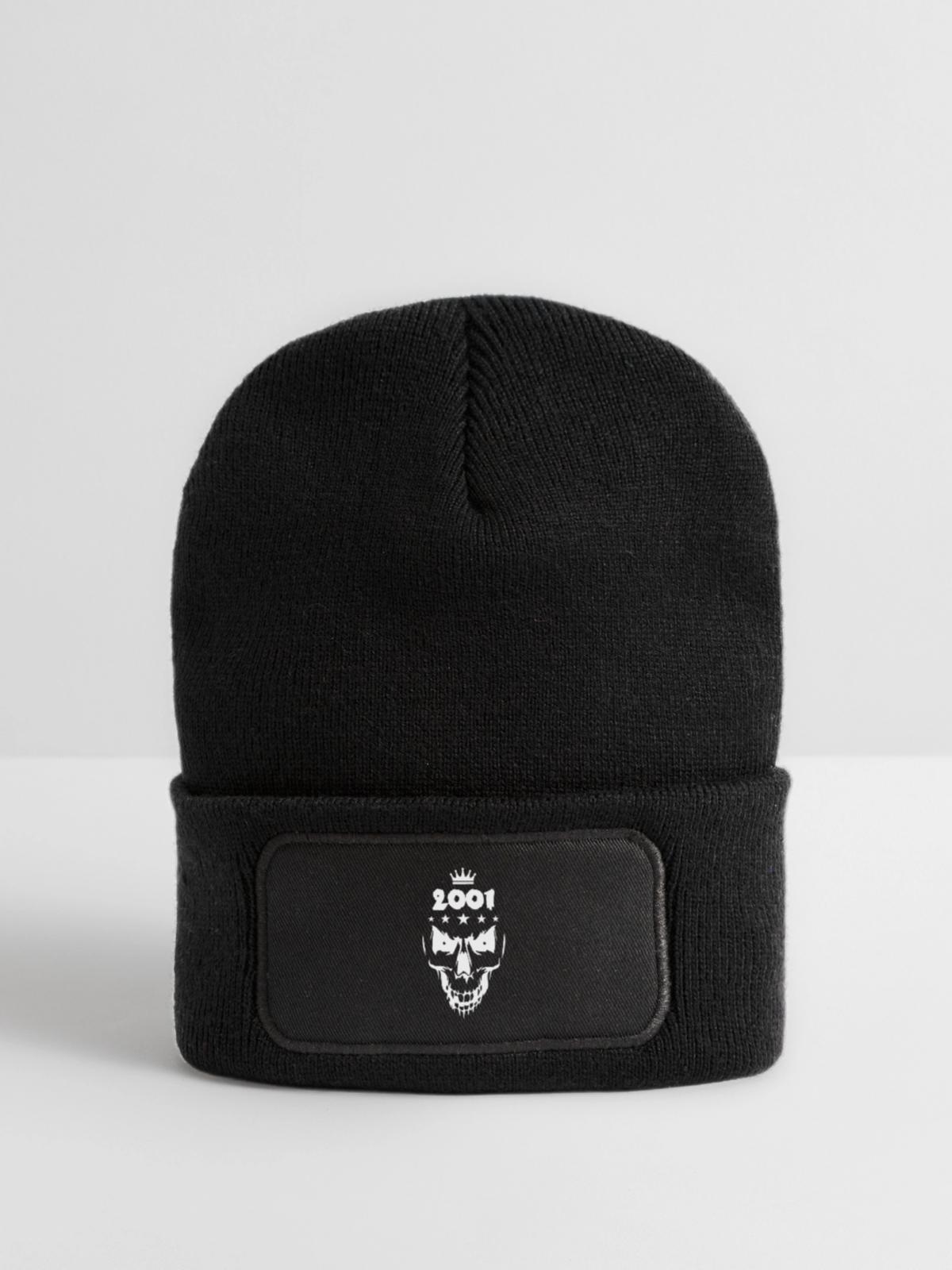 2001 Totenkopf - Recycelte Patch Beanie - Schwarz - Vorne