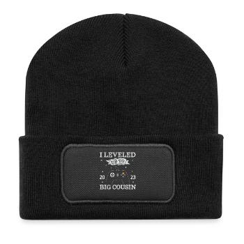 Leveled Up To Big Cousine 2023 - Recycelte Patch Beanie - Schwarz - Vorne