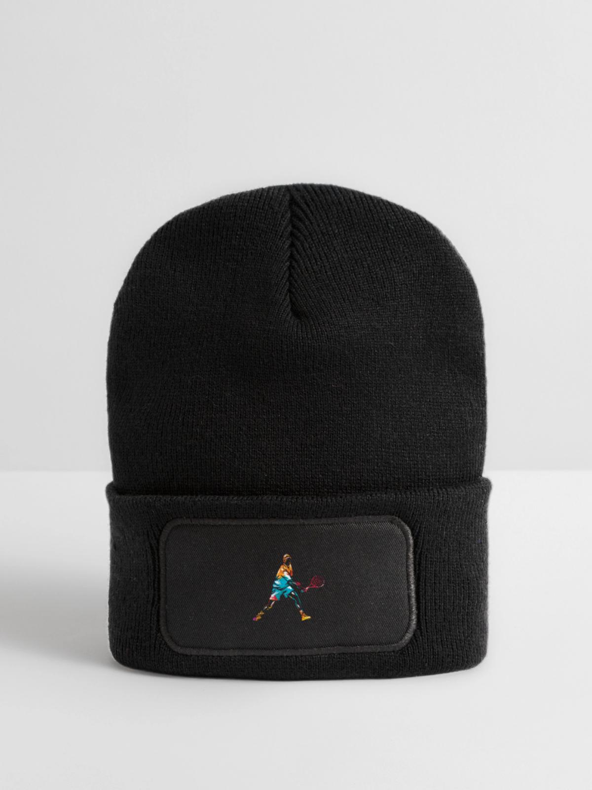 Flinker Tennisspieler Matchball - Recycelte Patch Beanie - Schwarz - Vorne