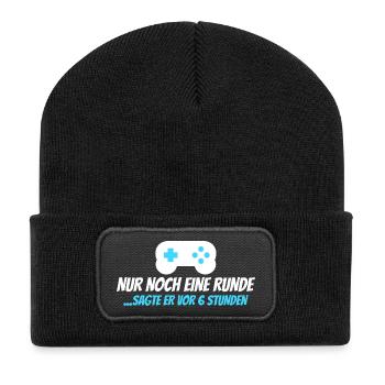 Nur noch eine Runde – sagte er vor 6 Stunden - Recycelte Patch Beanie - Schwarz - Vorne