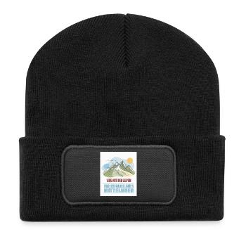 Weg mit den Alpen – Freier Blick aufs Mittelmeer - Recycelte Patch Beanie - Schwarz - Vorne