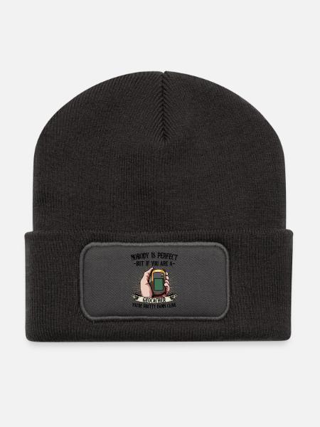 Nobody Is Perfect Geocaching Geocacher Geschenk - Recycelte Patch Beanie - Dunkelgrau