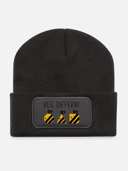 Bee different Bienen Imker Lustig Witzig Biene - Recycelte Patch Beanie - Dunkelgrau