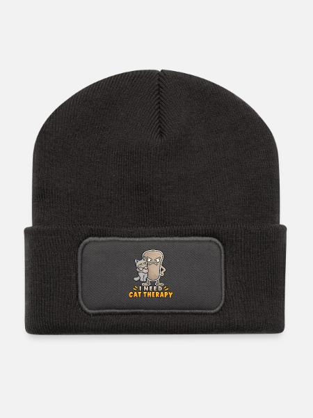 Pebbly – Katzentherapie – Kleiner Pebble und eine Katze - Recycelte Patch Beanie - Dunkelgrau