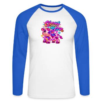 Glow in the Barn – Kawaii Gummy Cow - Unisex Baseballshirt langarm - Weiß/Royalblau - Vorne - Nik (191cm)