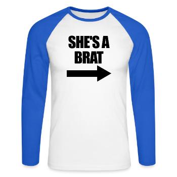 Sie ist ein verzogenes Gör – Lustiges Partner-Outf - Unisex Baseballshirt langarm - Weiß/Royalblau - Vorne - Nik (191cm)