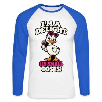 Ich bin ein Vergnügen in kleinen Dosen frechen Entenwein - Unisex Baseballshirt langarm - Weiß/Royalblau - Vorne - Nik (191cm)