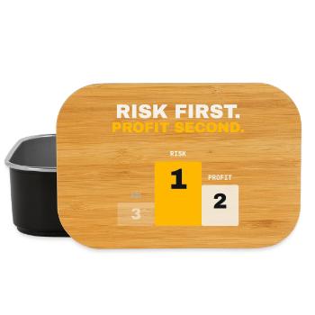 Risk first, Profit second – Trading Motivation - Lunch Box - Schwarz - Vorne