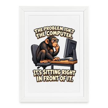 ODDROO – Computerproblem mit Nerd-Schimpanse - Gerahmtes Poster (27 × 37 cm) - Weiß - Vorne
