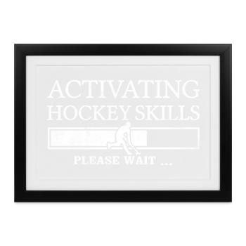Feldhockey Skills Installing Hockeyspieler Hockey - Gerahmtes Poster (37 × 27 cm) - Schwarz - Vorne