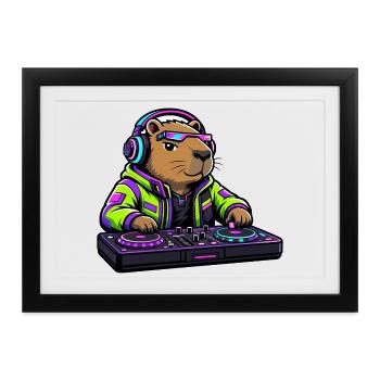 Cyberpunk-DJ Capybara Toy - Gerahmtes Poster (37 × 27 cm) - Schwarz - Vorne