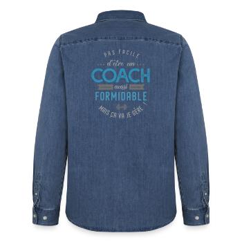 COACH entraineur sportif cadeau - Chemise en denim homme bio Stanley/Stella - bleu moyen délavé  - Dos - AI Model Male 185 light (185cm)