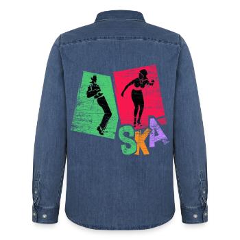 Grooviger Ska Trompetensound - Männer Jeanshemd Organic von Stanley/Stella - verwaschenes Mittelblau  - Hinten - AI Model Male 185 light (185cm)