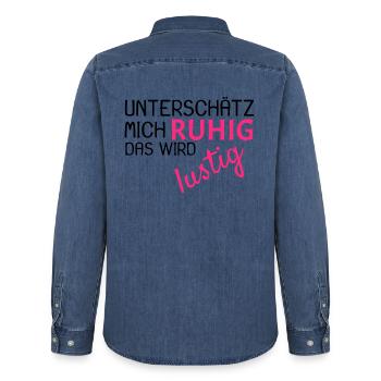 Unterschätz mich ruhig Spruch lustig - Männer Jeanshemd Organic von Stanley/Stella - verwaschenes Mittelblau  - Hinten - AI Model Male 185 light (185cm)