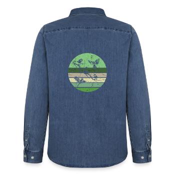 Vögel auf einem Zweig - Männer Jeanshemd Organic von Stanley/Stella - verwaschenes Mittelblau  - Hinten - AI Model Male 185 light (185cm)
