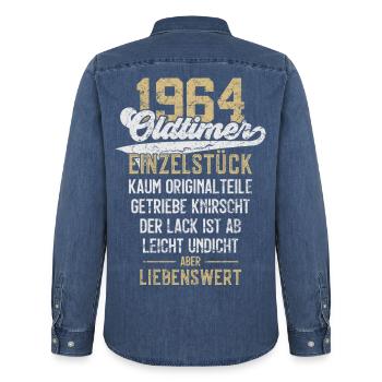 LUSTIG 62. GEBURTSTAG OLDTIMER 1964 EINZELSTÜCK - Männer Jeanshemd Organic von Stanley/Stella - verwaschenes Mittelblau  - Hinten - AI Model Male 185 light (185cm)